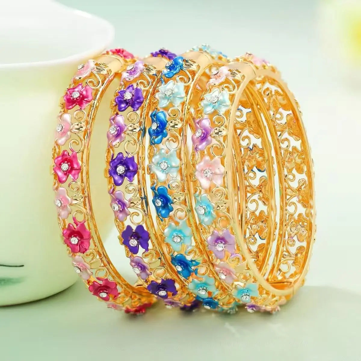 Fashion Luxury Vintage Deco Art Bangles for Girls Glitter Flower Floral Jewellry for Women Ladies Accessories Bijuterias Chic
