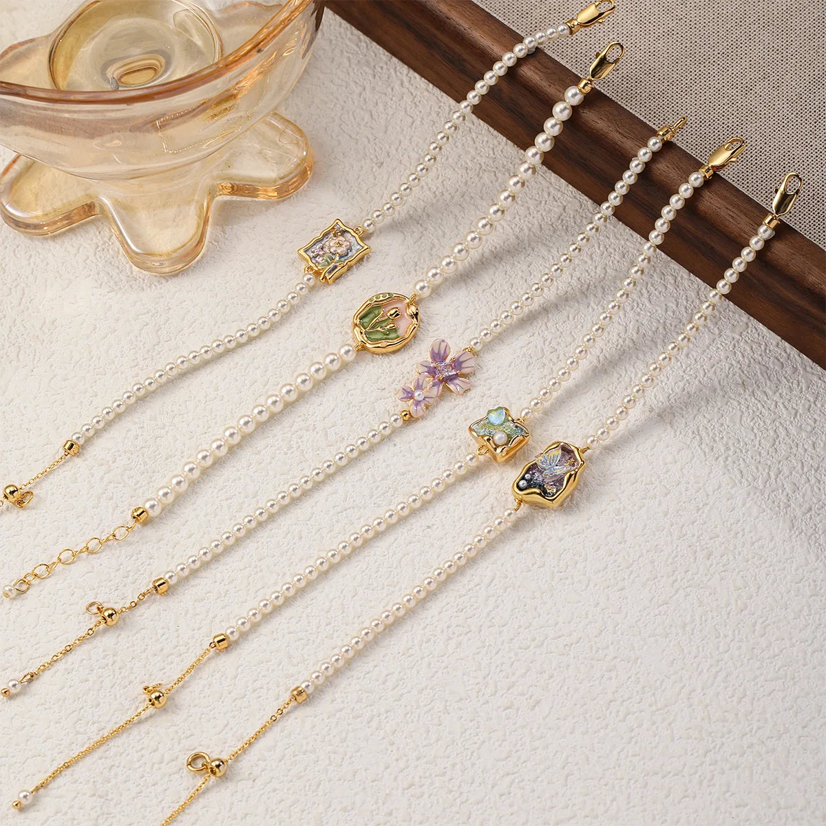 Fashion 18k Gold Copper Freshwater Pearl Bracelets for Girls Sweet Hand-Painted Drip Glaze Jewelry for Women Ladies Wholesale