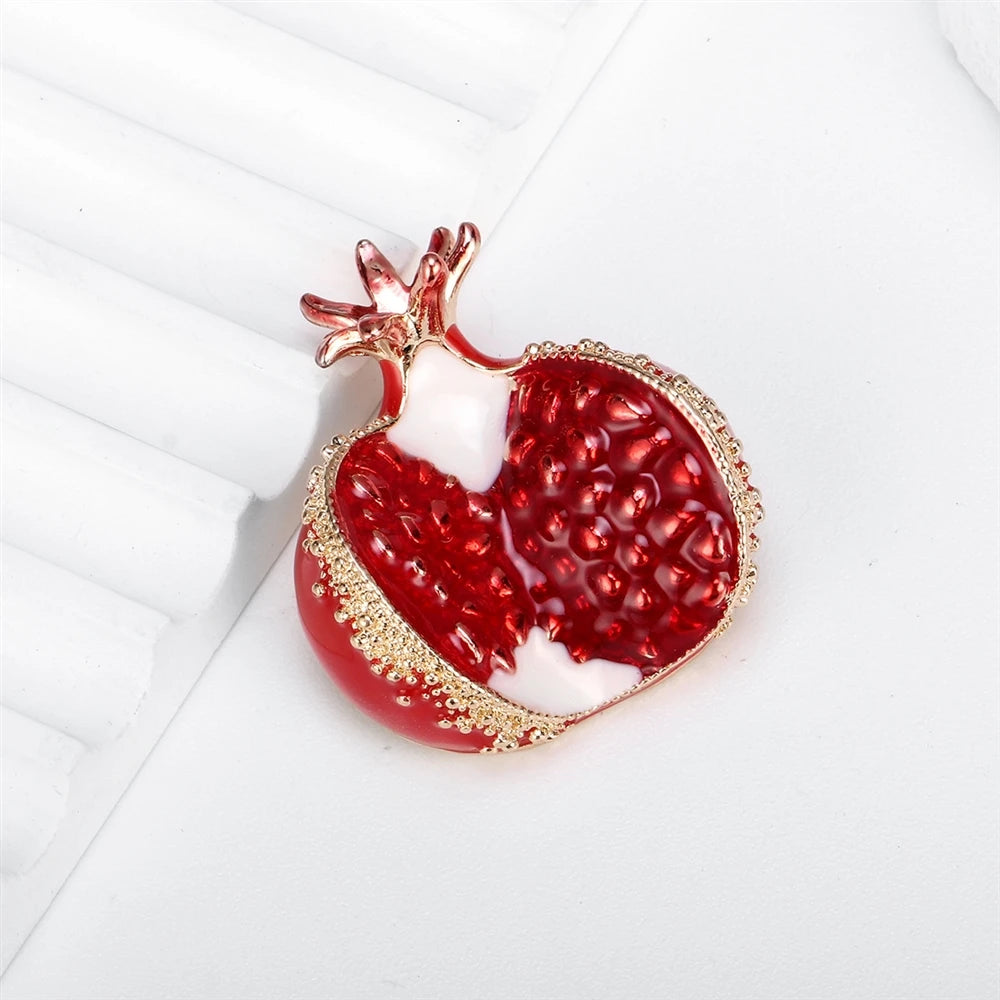 Fashion Fruits Pomegranate Sweet Brooches for Girls Elegant Glamorous Charms Pins Jewelry for Women Ladies Accessories Wholesale