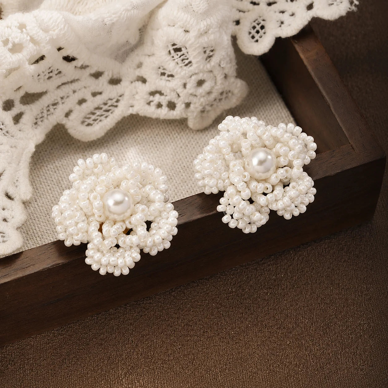 Fashion Beads Flower Sweet Stud Earrings for Girls Trendy Stylish Jewelry for Women Ladies Wholesale China Manufacturer Bulk