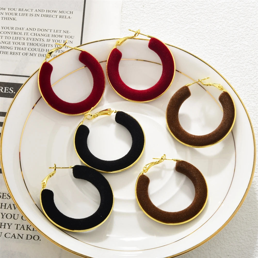 Ankela Red Flucked Velvet Earrings Large Hoop Light Luxury High-end Ear Buckles Retro Ear Jewelry for Women Autumn and Winter