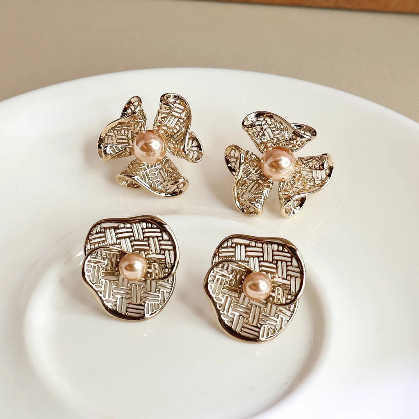 Fashion Vintage Luxury Trendy Imitation Pearl Stud Earrings for Girls Sweet Stylish Fine Jewelry for Women Ladies Accessories