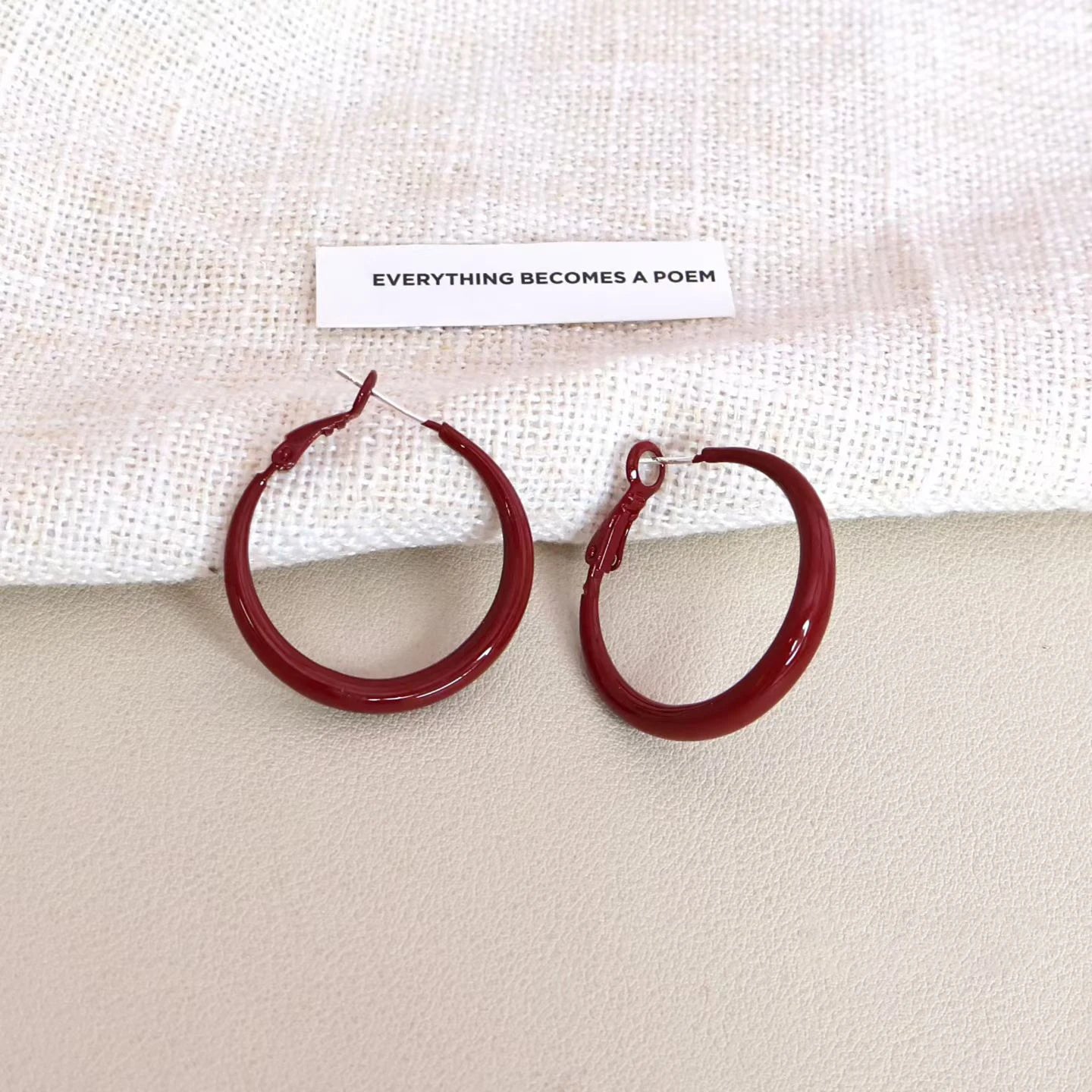 Fashion Simple Minimalistic Classic Red Solid Color Hoop Earrings for Girls Art Deco Charms Jewelry for Women Ladies Accessories