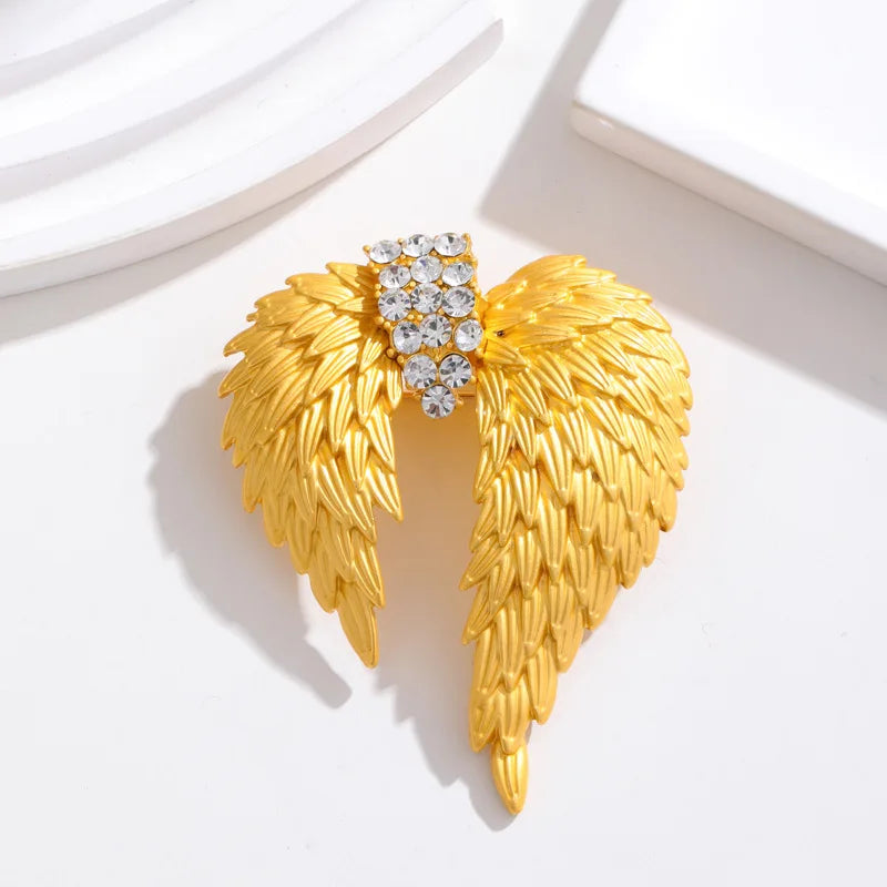 Fashion European and American Style Swing Angel Brooches for Girls Trendy Vintage Simple Jewelry for Women Ladies Accessories