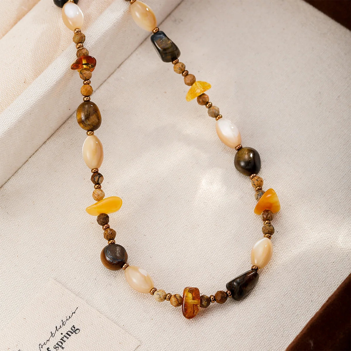 Women Copper Beads Tiger Picture Stone Shell Beads Necklace Maillard Style Vintage Fashion in Stock Jewelry for Female Causal