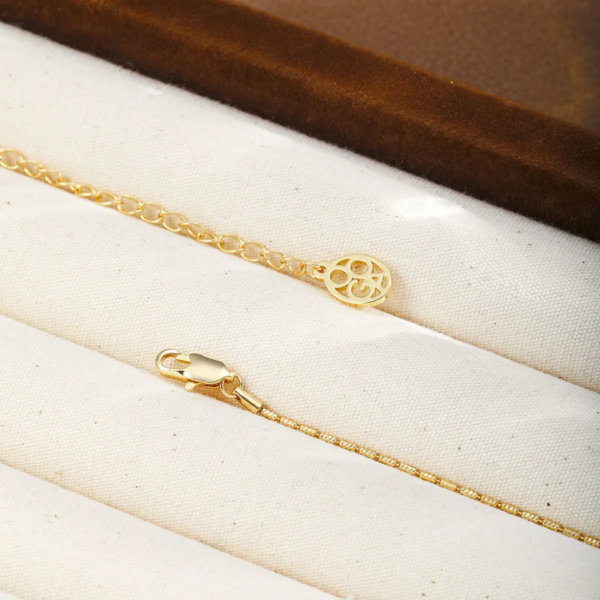 Fashion Heart Shaped Simple Copper 18K Gold Plated Necklaces for Girls Trendy Jewelry for Women Ladies Wholesale China Supplier
