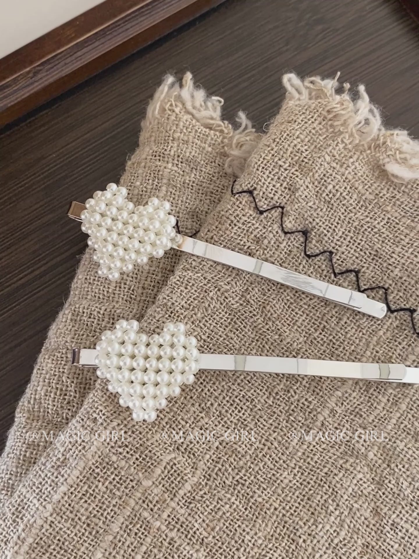 Simple Minimalistic Heart Shaped Hair Clips for Girls Elegant Trendy Bobby Pins for Women Ladies Hair Accessories in Stock