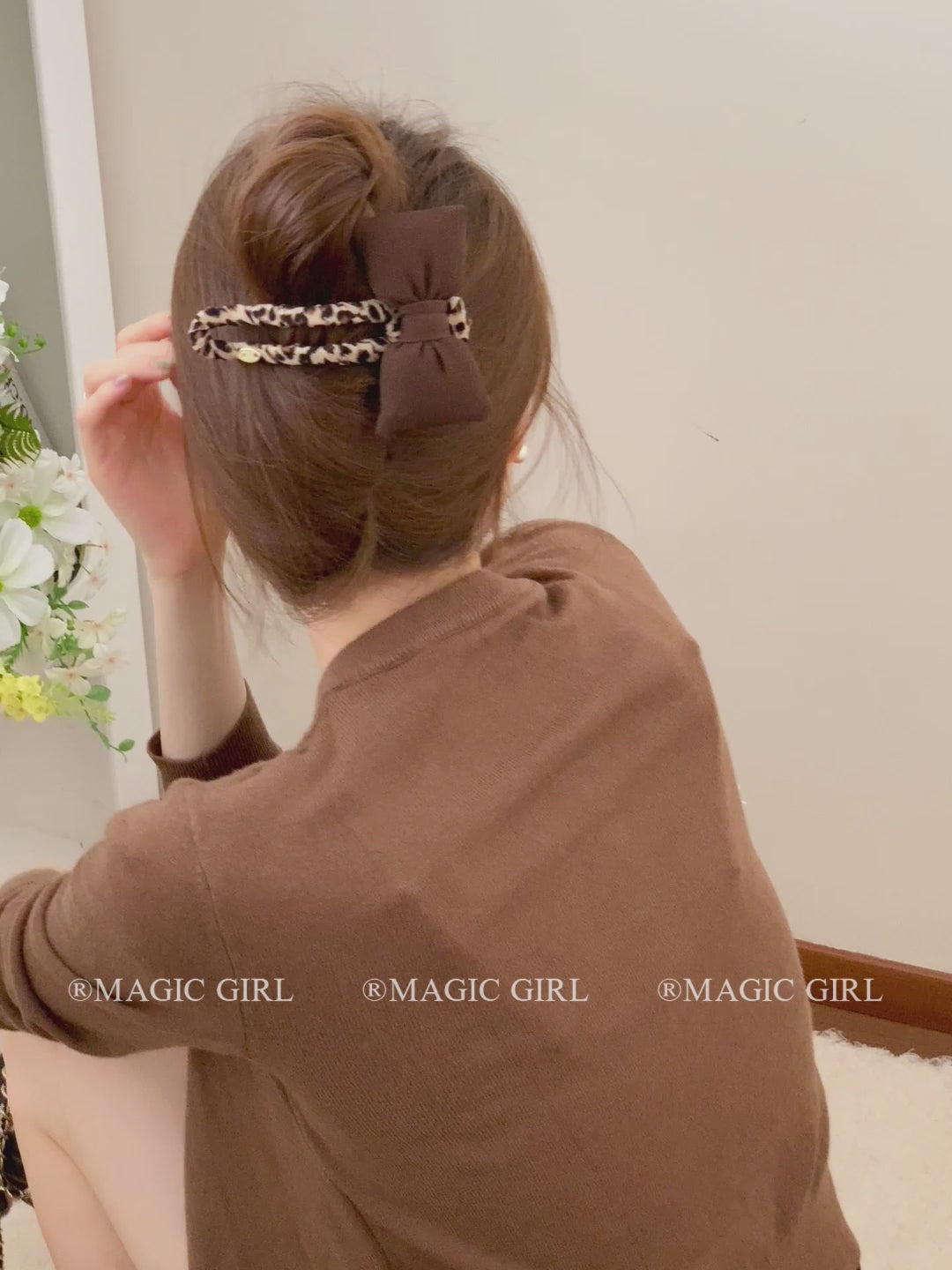 Classic Leopard Print Bowknot Hair Claw Clips for Girls Fashion Chic Elegant Hair Clutches for Women Ladies Hair Accessories