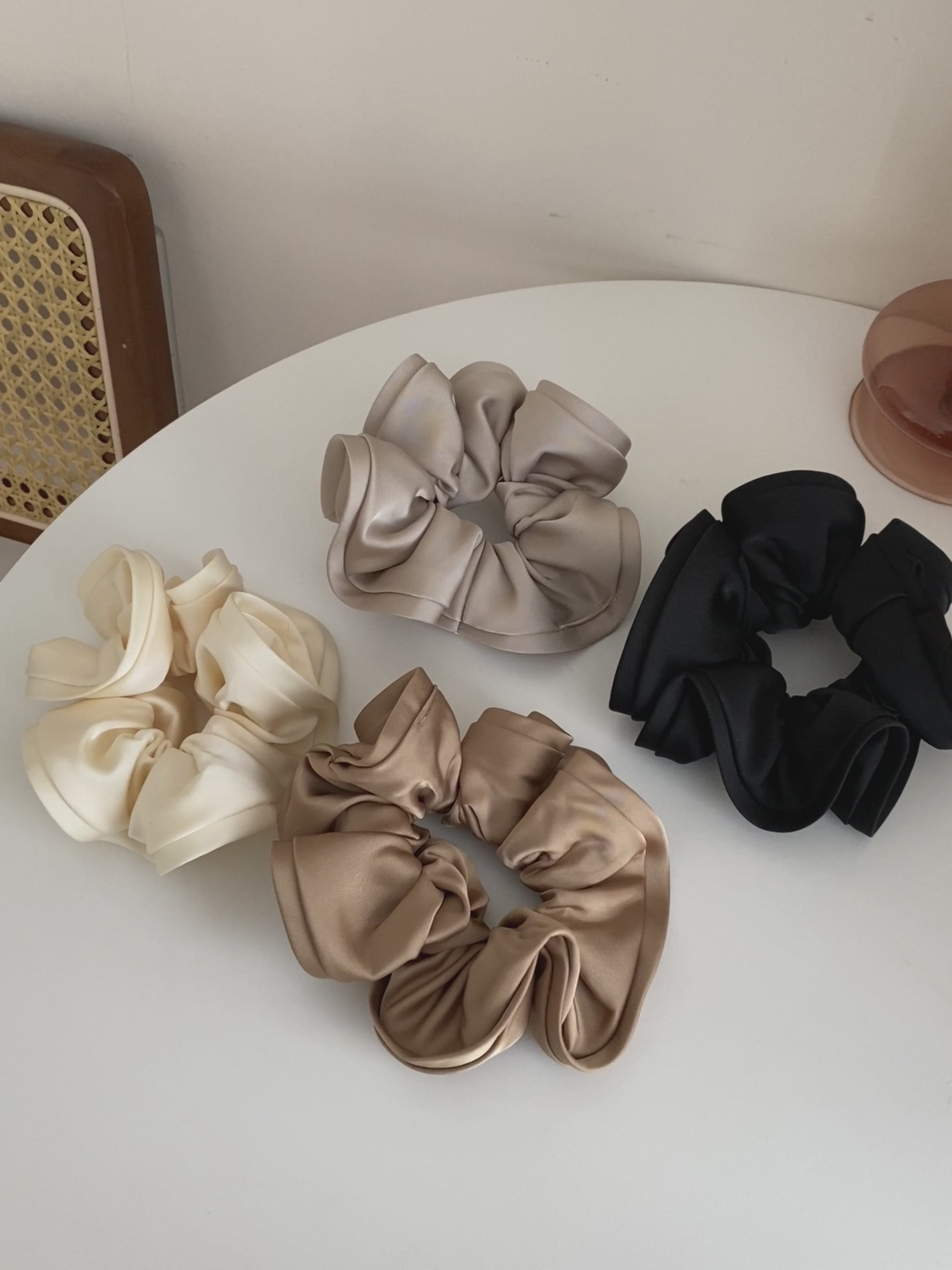 Fashion Solid Color Elegant Simple Scrunchies for Girls Lustrous Graceful Chic Trendy Hair Ties for Women Lady Hair Accessories