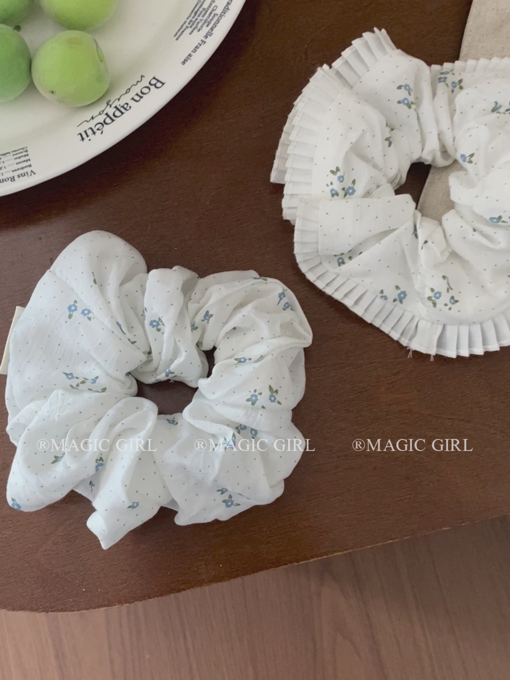 Sweet Cute Dot Flower Scrunchies for Girls White Fashion Trendy Stylish Simple Hair Ties for Women Ladies Hair Accessories Chic