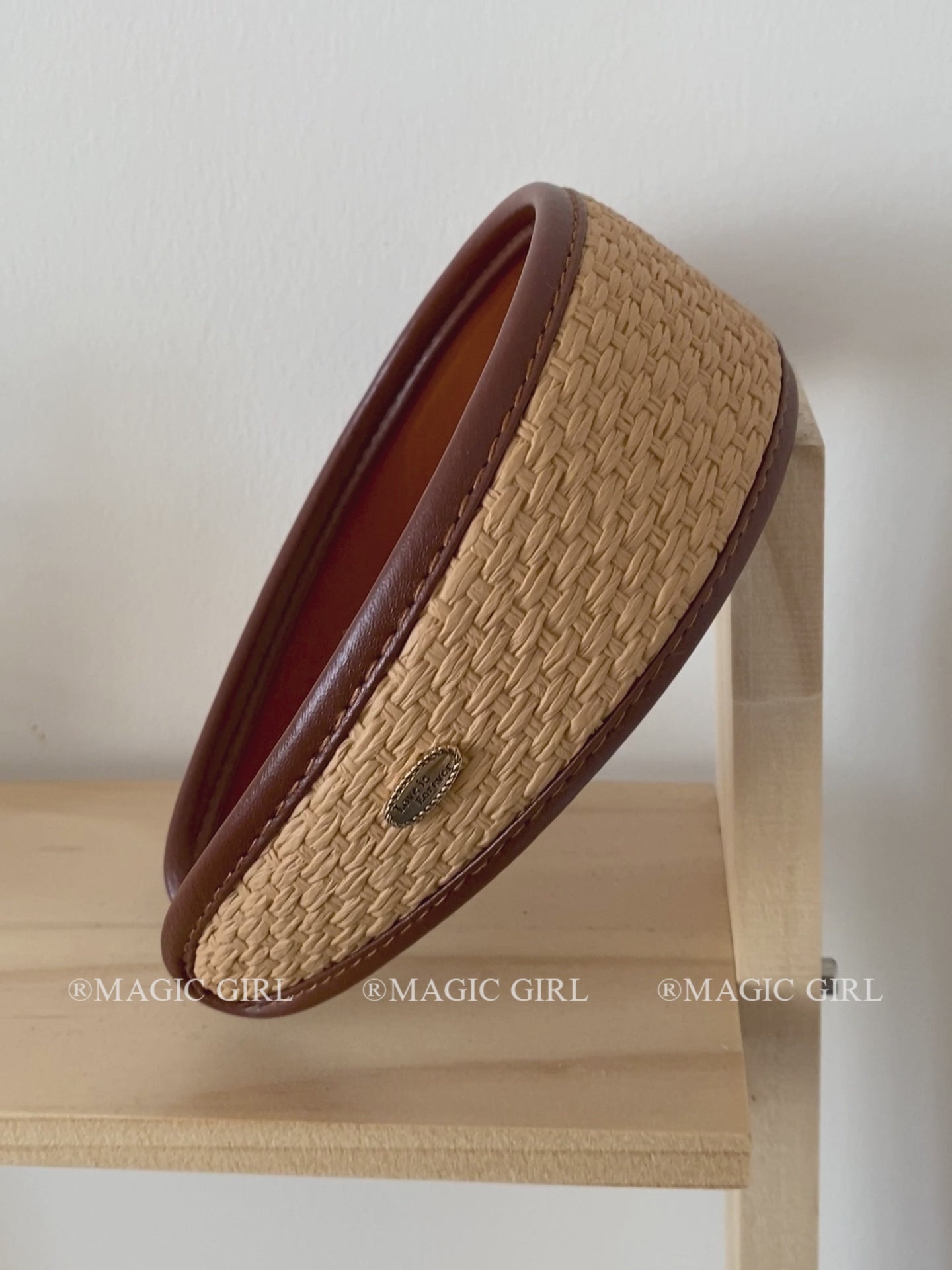 Hot Sale Wide Large Pu Fabric French Vintage Headbands for Women Graceful Lightweight Wholesale Hairbands Accessory for Office