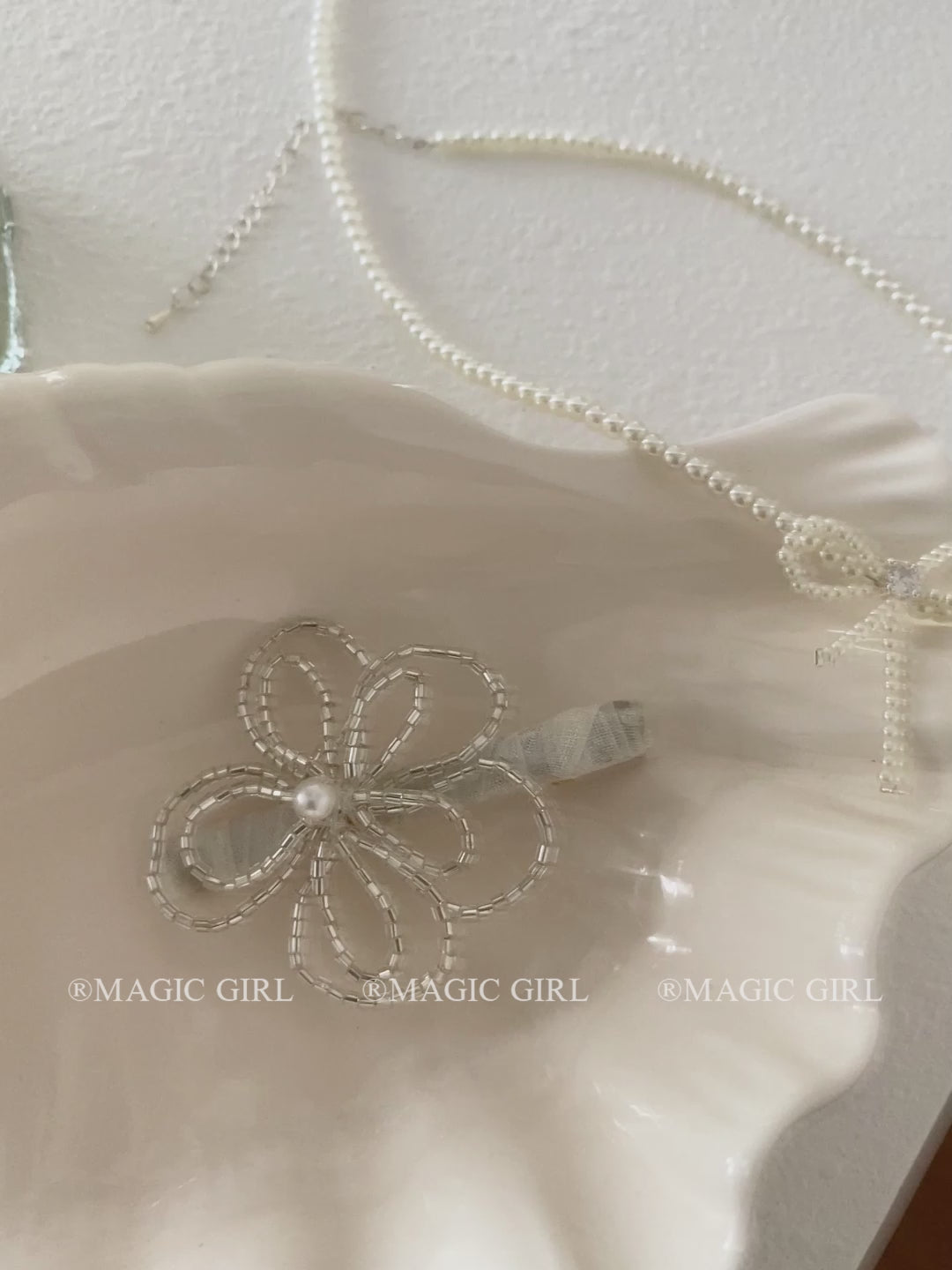 Fashion Chic Flowers Glitter Hair Clips for Girls Trendy Stylish Elegant Cute Sweet Alligators for Women Ladies Hair Accessories