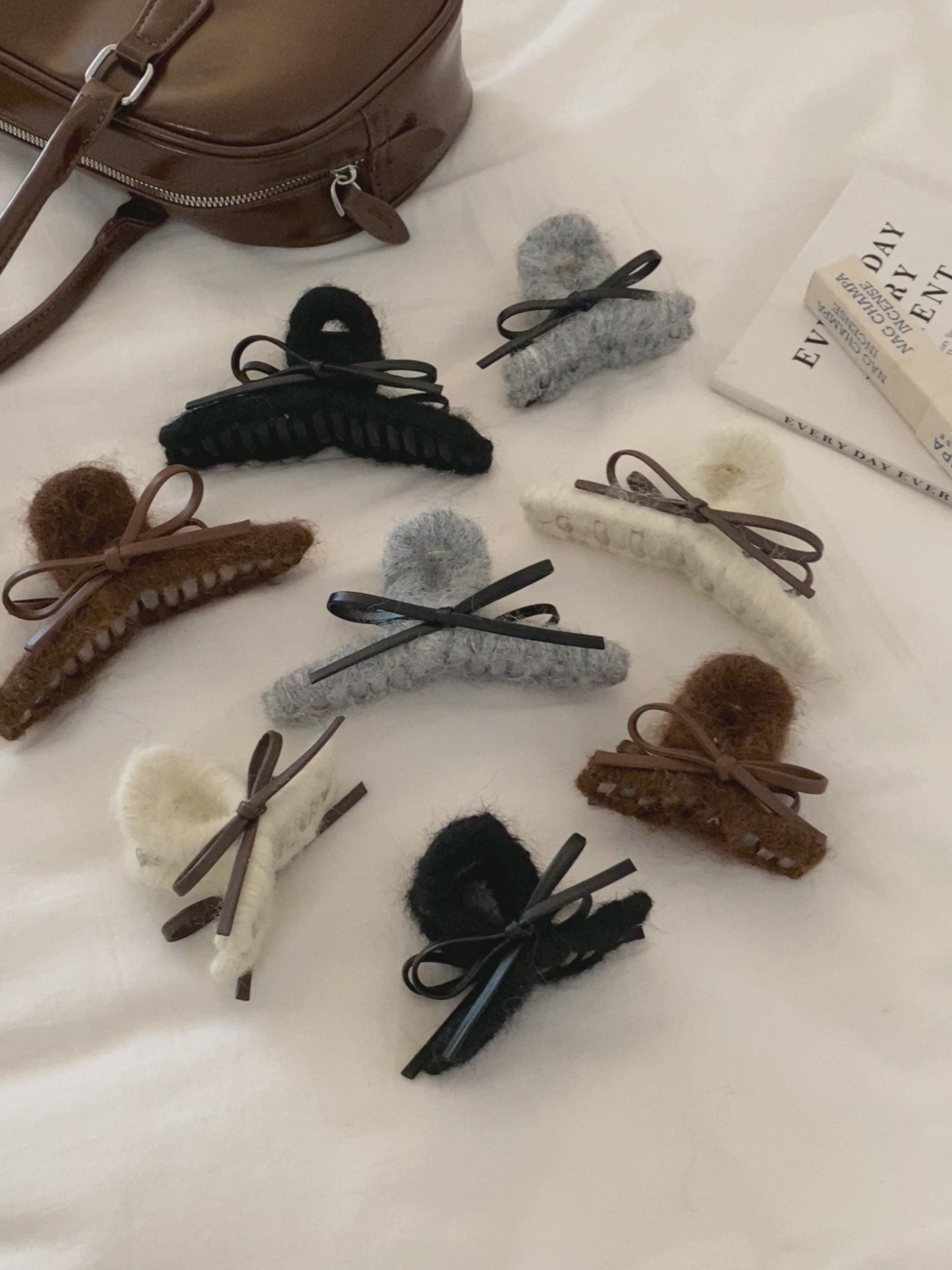 French Vintage Elegant Bowknot Hair Claw Clips Solid Color Fabric Hairbands Clamps Accessory for Women Daily Use-Large Small