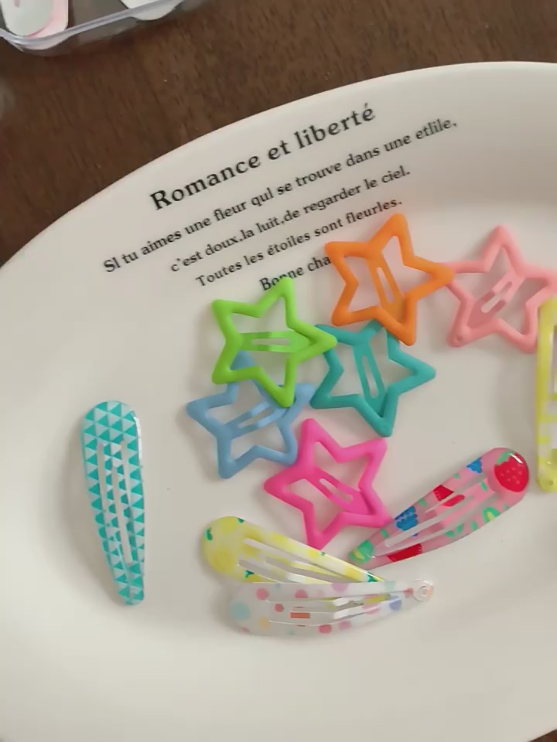 Classic Simple Solid Color Cute Hair Clips for Girls Kids Sweet Fashion Snap Clips for Women Ladies Hair Accessories Haarspange