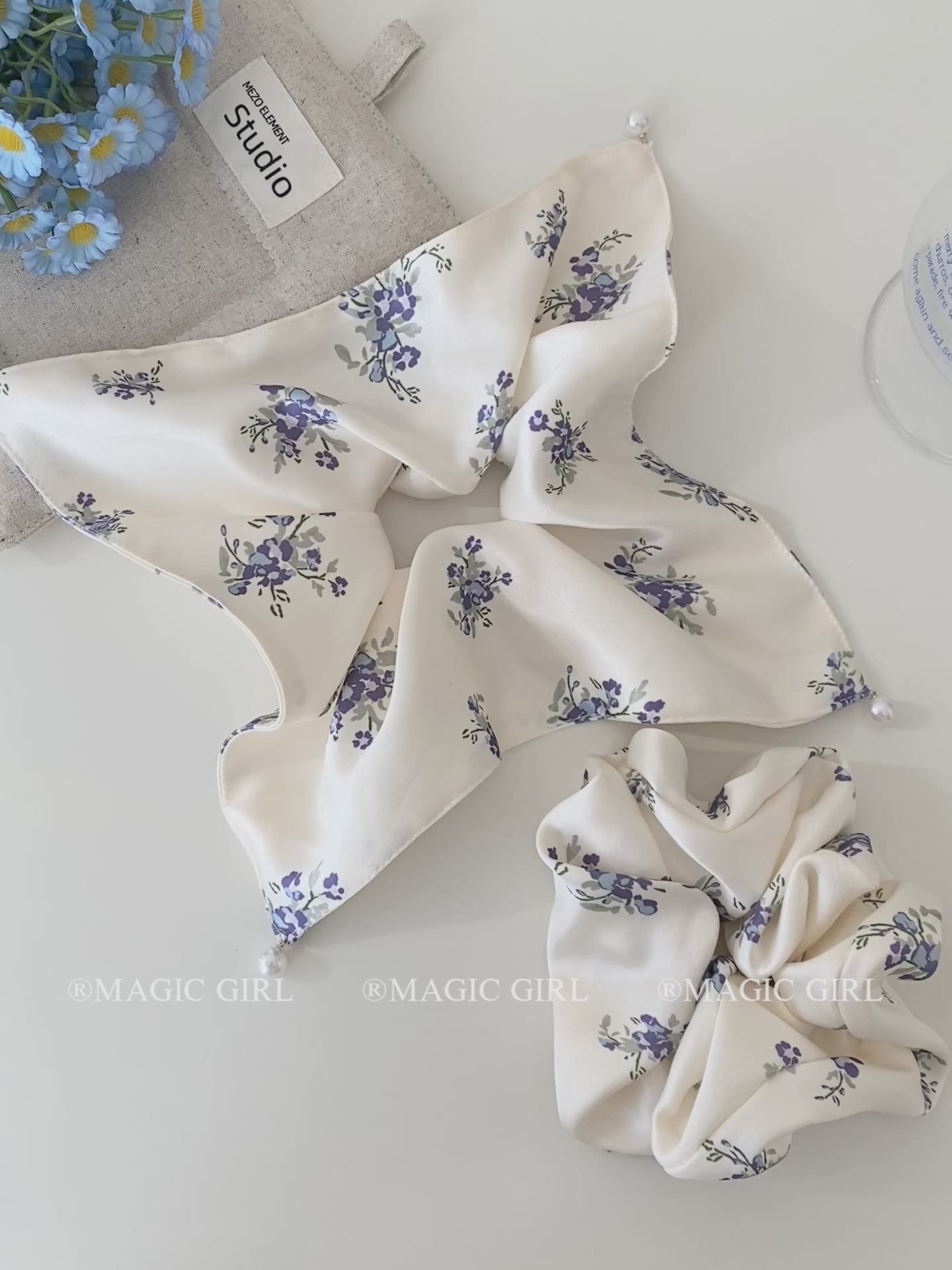 Hot Sale White Flower Medium Scrunchies Trendy Graceful Customized Wholesale in Stock Hair Ties Accessories for Women Daily Use
