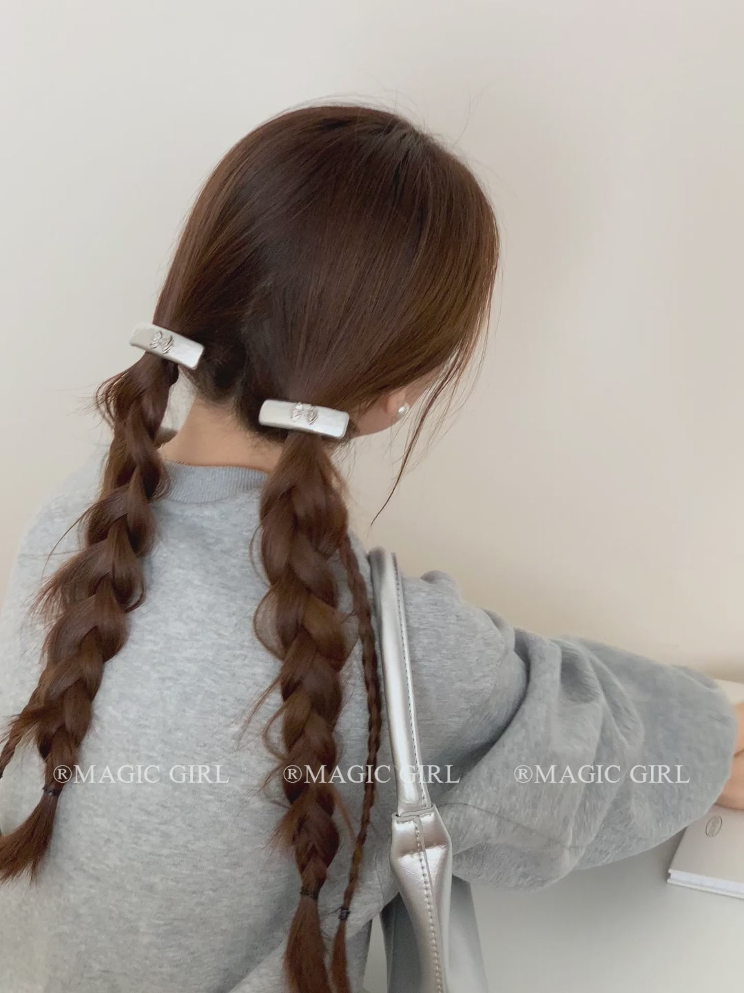 Simple Minimalistic Alloy Hair Clips for Girls Bowknots Fashion Sweet Snap Clips for Women Ladies Hair Accessories in Stock