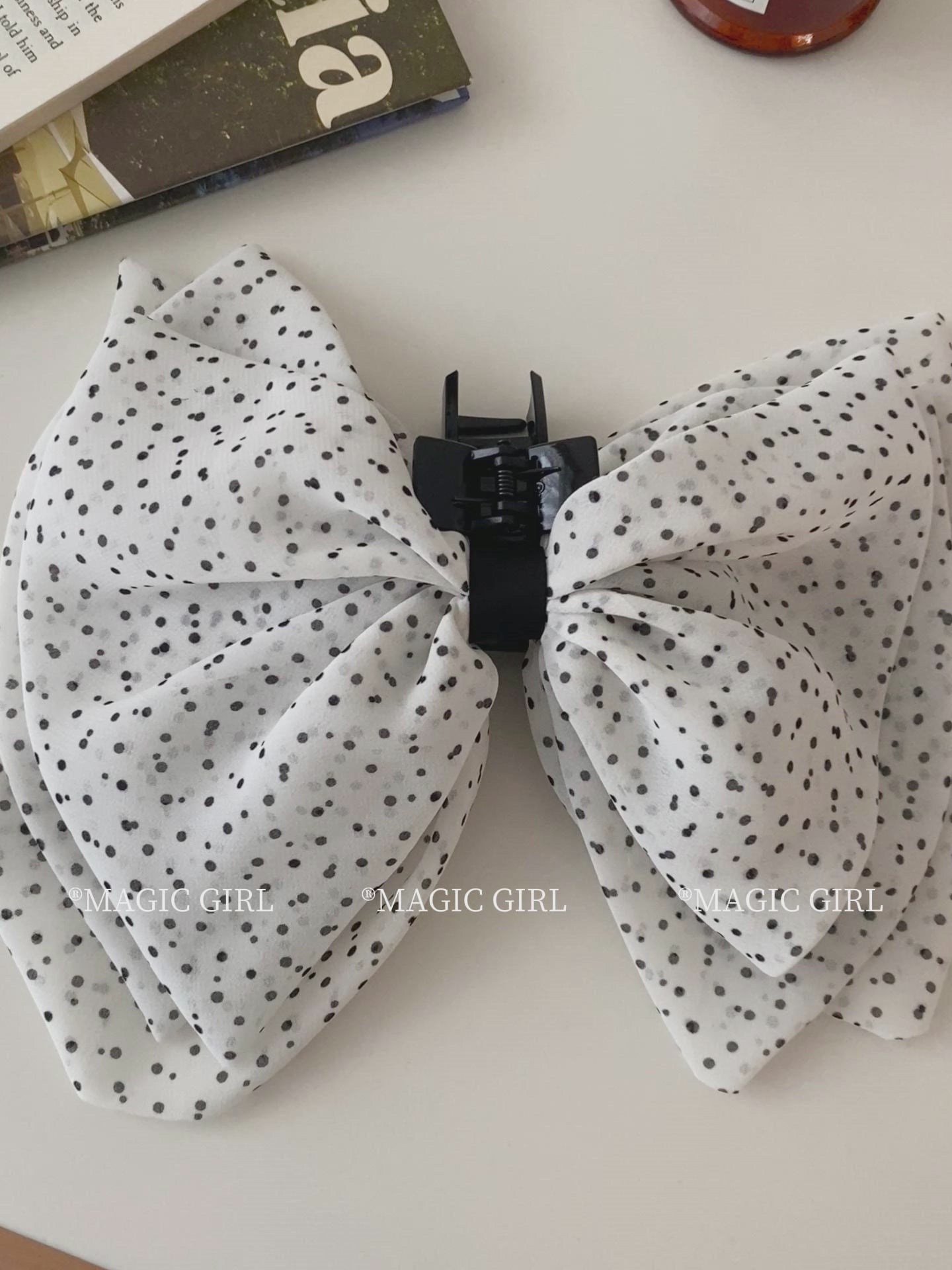 Hot Sale Medium Scrunchies Hair Claws Simple Fashion Black Dots White Fabric Wholesale Stock Hair Ties Clips Accessory Set for