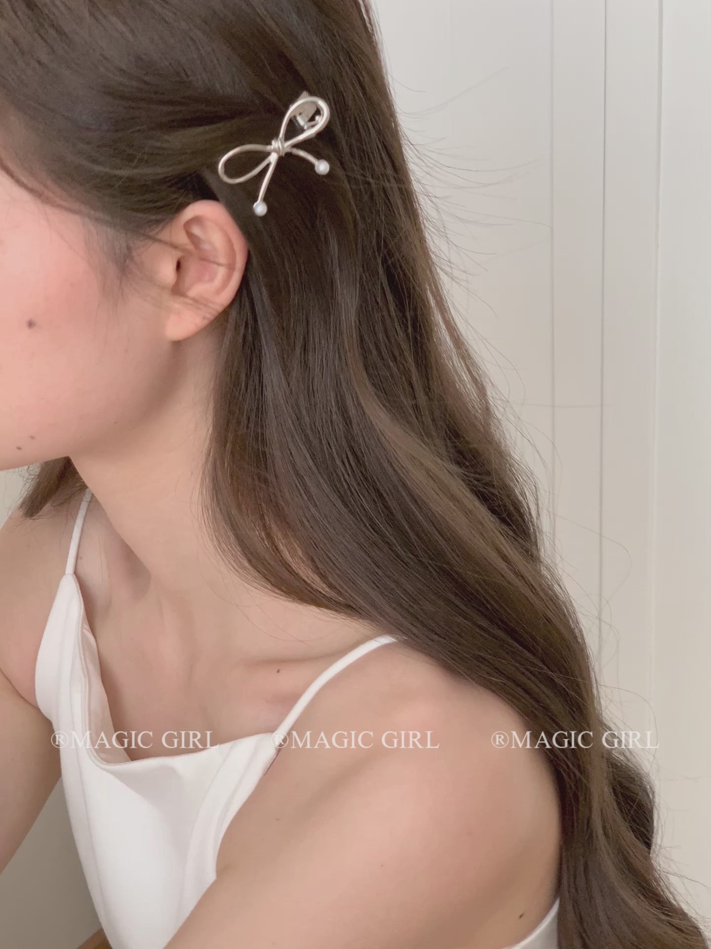 Women's Graceful Duckbill Hair Claw Clips 5cm Alloy Mini Hairpins Imitation Pearl Bowknot Fashion Accessories for Daily Parties